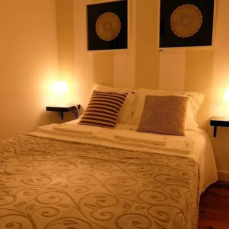 Lisbon Lights Apartments-3